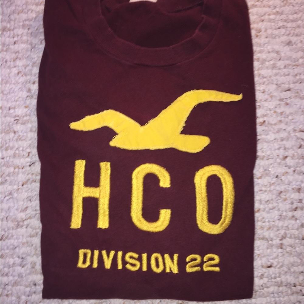 SOFT HOLLISTER TEE MAROON